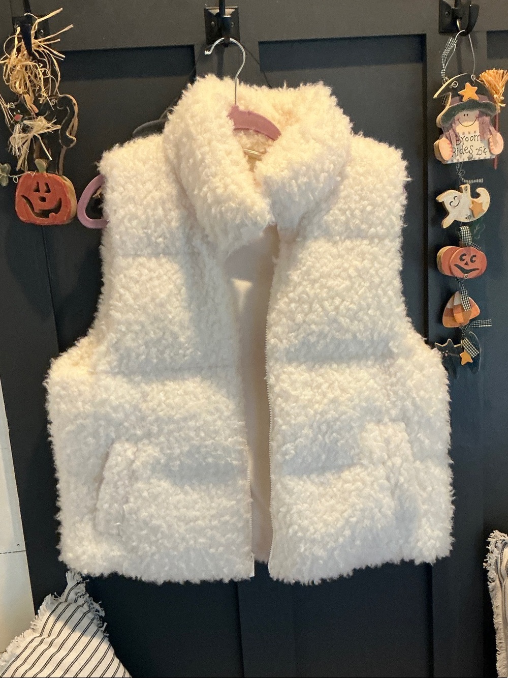 Universal Thread Ivory Faux-Sherpa Puffer Vest